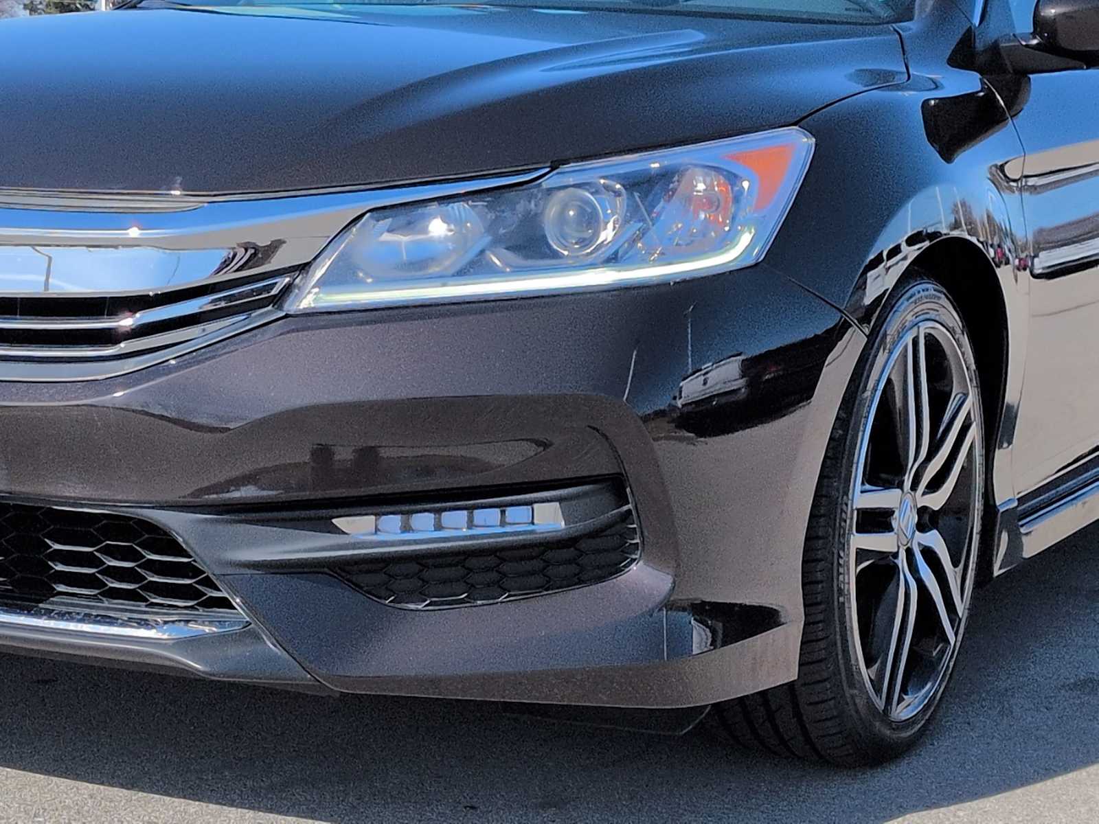 Thumbnail: 2017 Honda Accord - 11