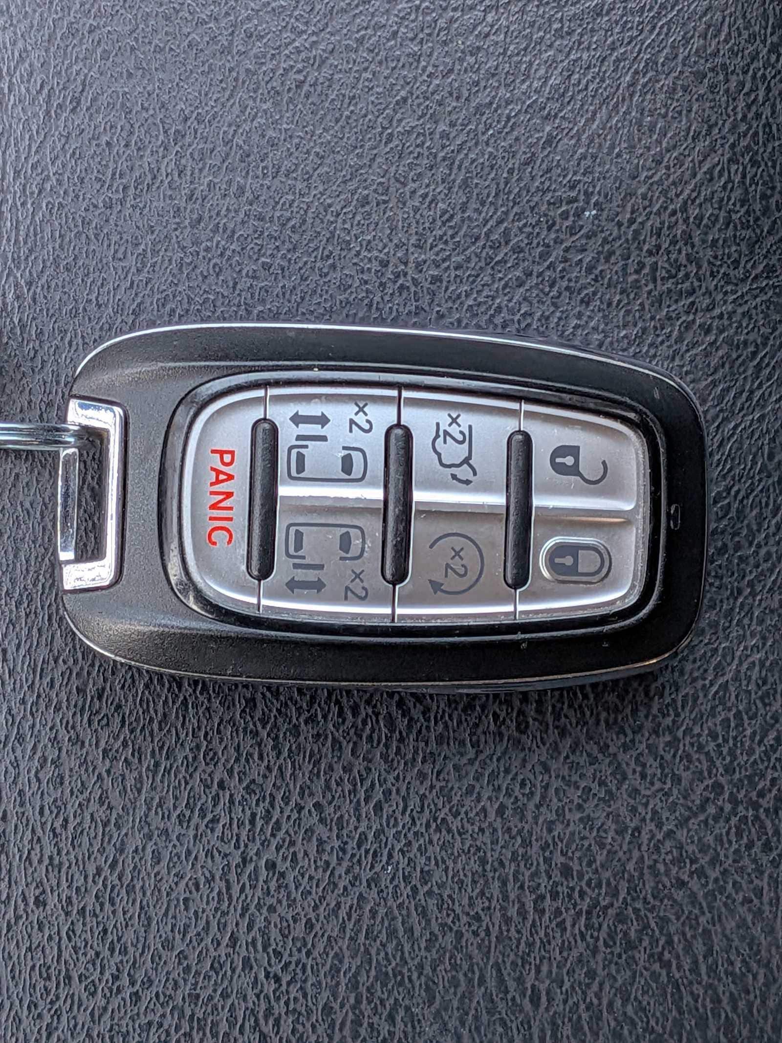 Thumbnail: 2020 Chrysler Pacifica - 31