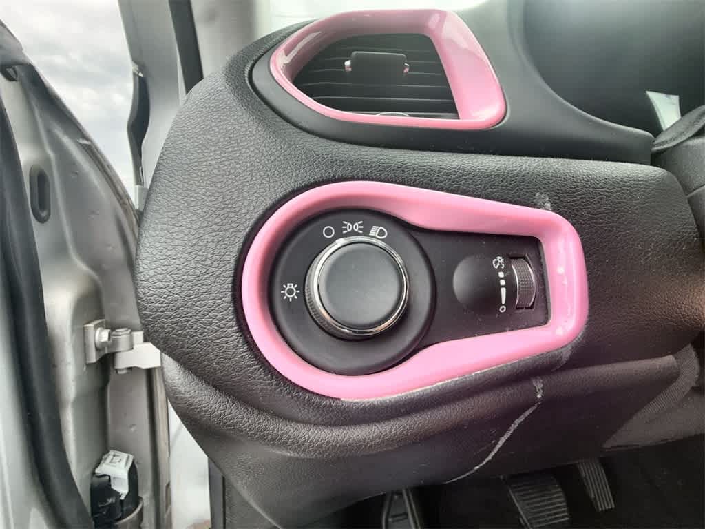 Thumbnail: 2019 Jeep Renegade - 16