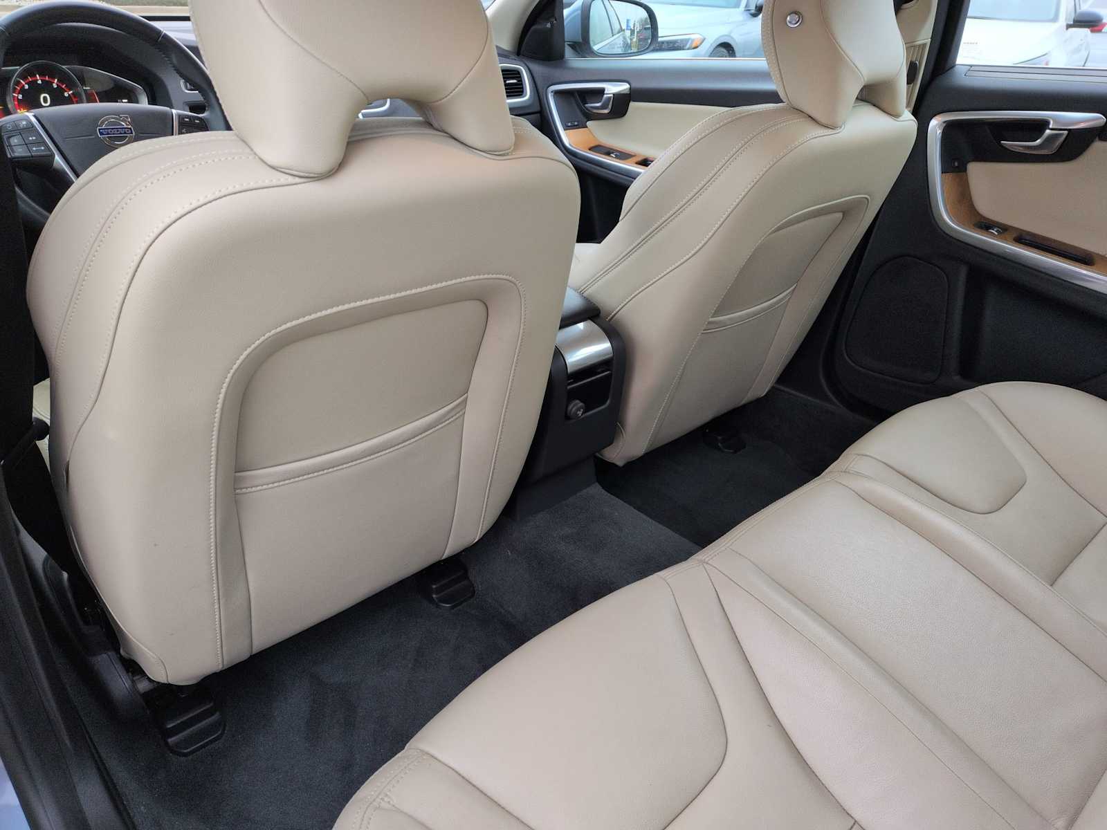 Thumbnail: 2017 Volvo S60 - 17