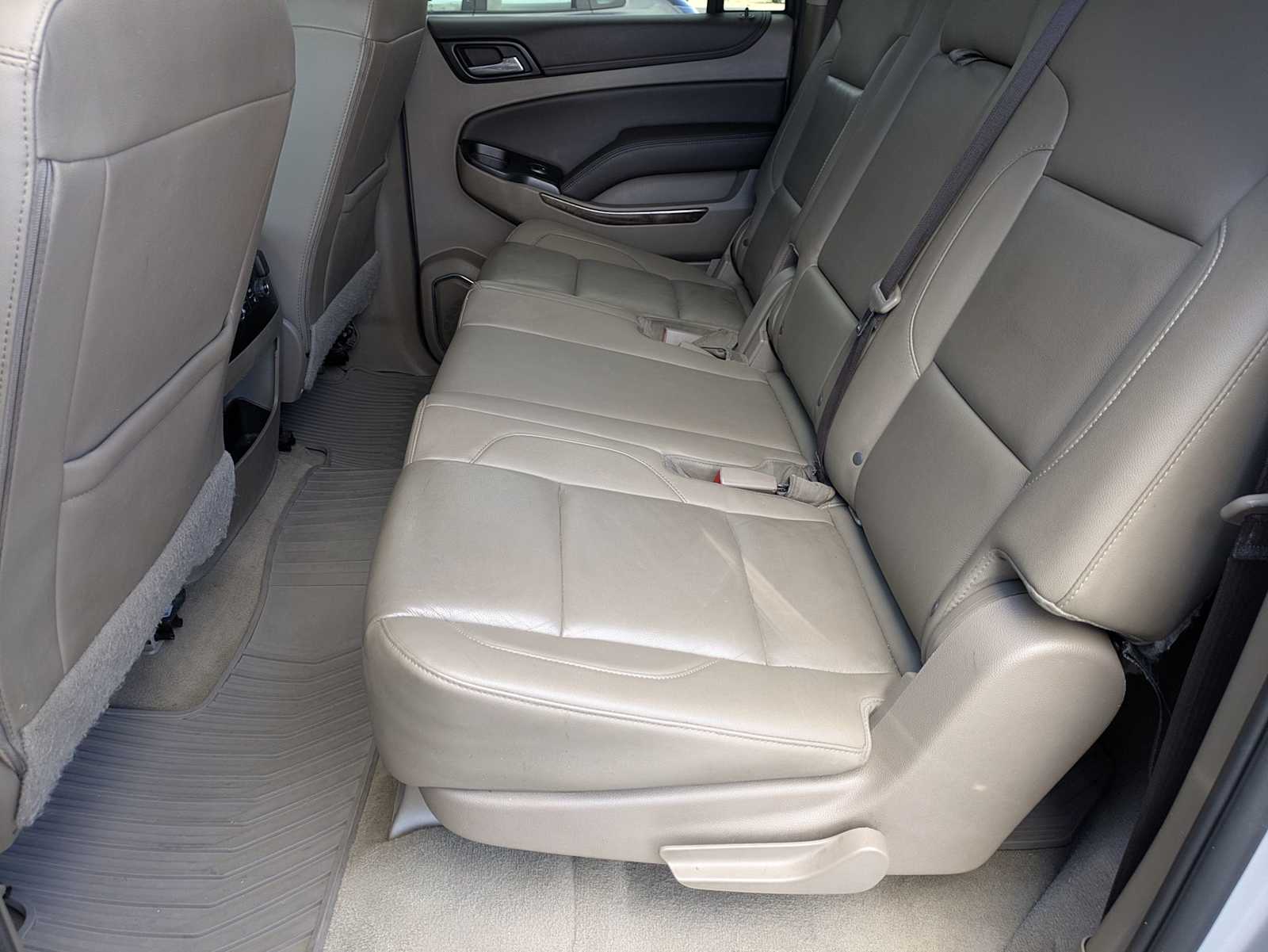 Thumbnail: 2019 Chevrolet Suburban - 19