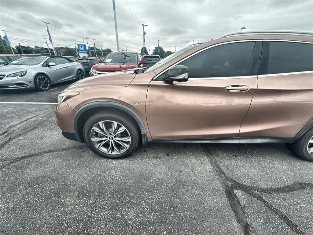 Thumbnail: 2018 INFINITI QX30 - 3
