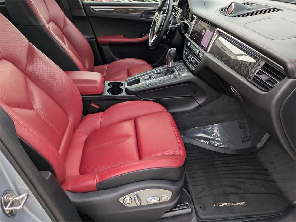 Thumbnail: 2021 Porsche Macan - 22