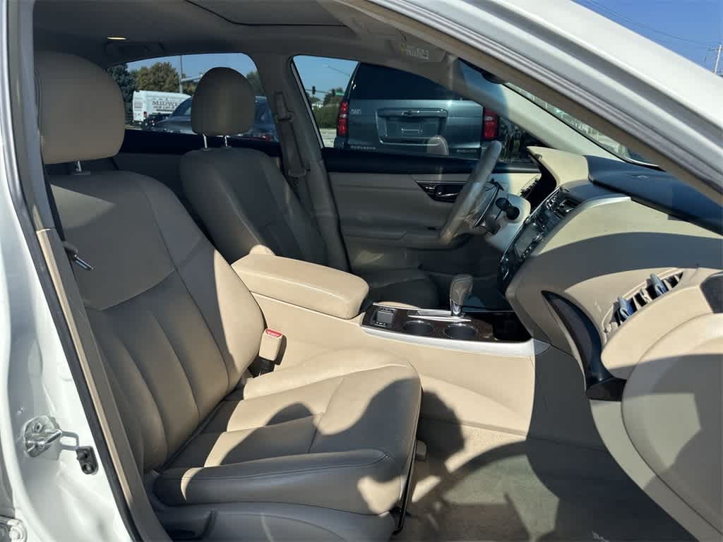 Thumbnail: 2013 Nissan Altima - 14