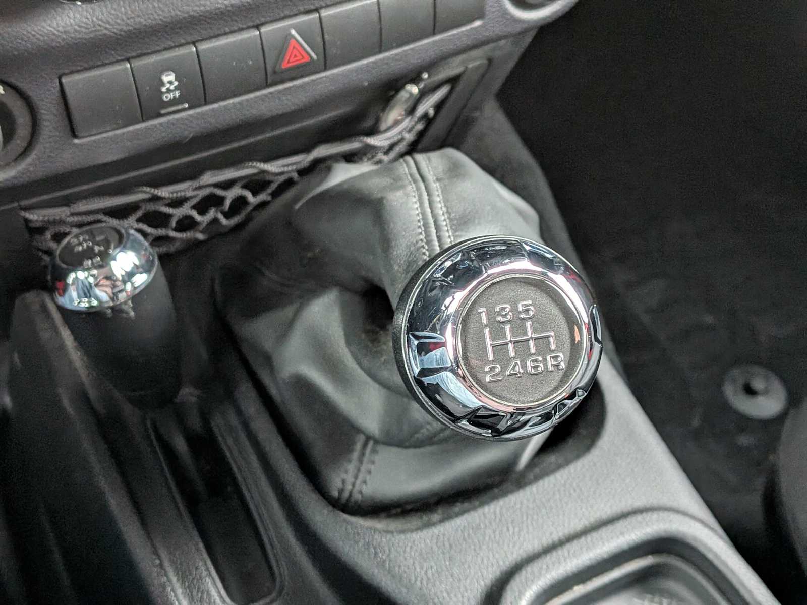 Thumbnail: 2016 Jeep Wrangler - 23