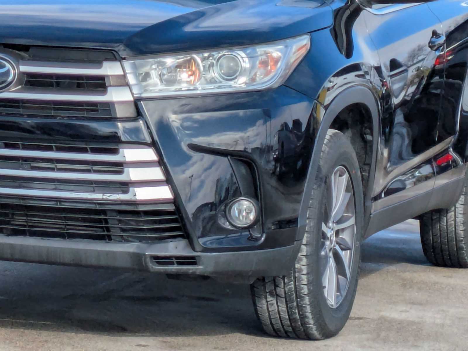 Thumbnail: 2019 Toyota Highlander - 10