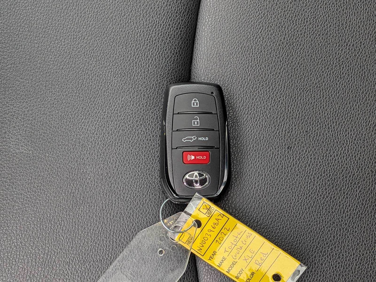 Thumbnail: 2022 Toyota Corolla Cross - 35