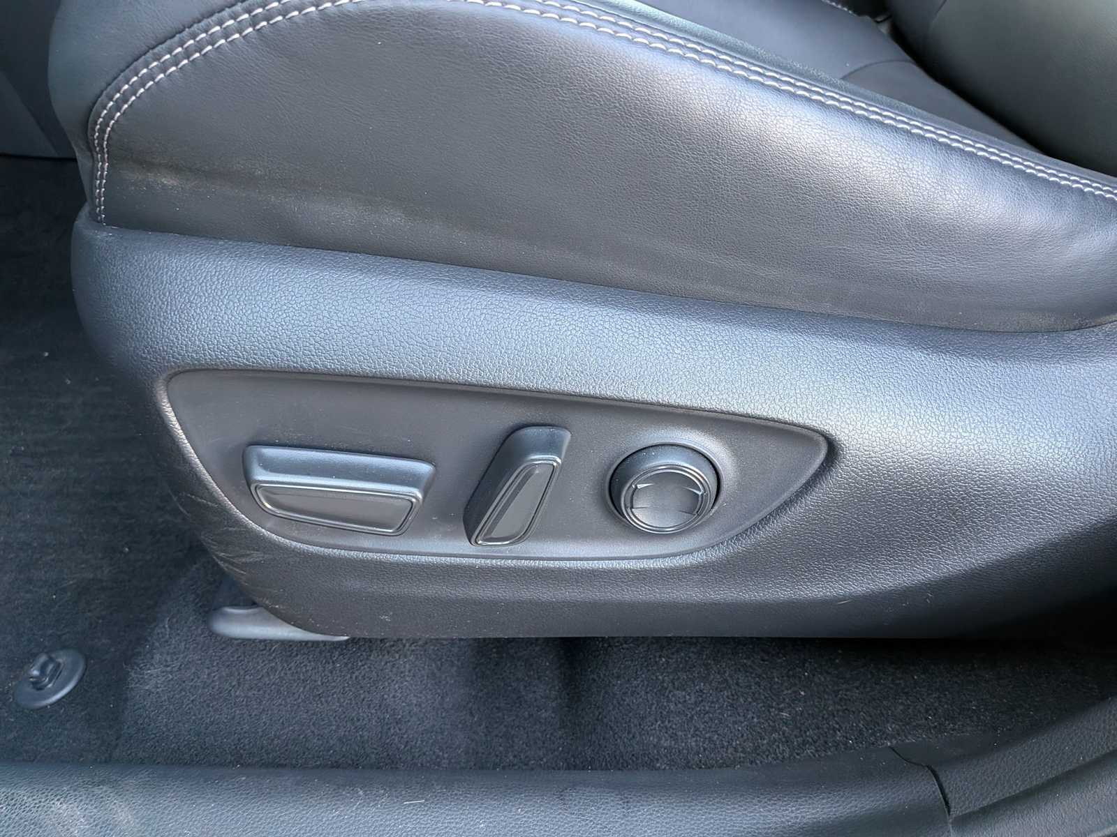 Thumbnail: 2023 Toyota RAV4 - 16