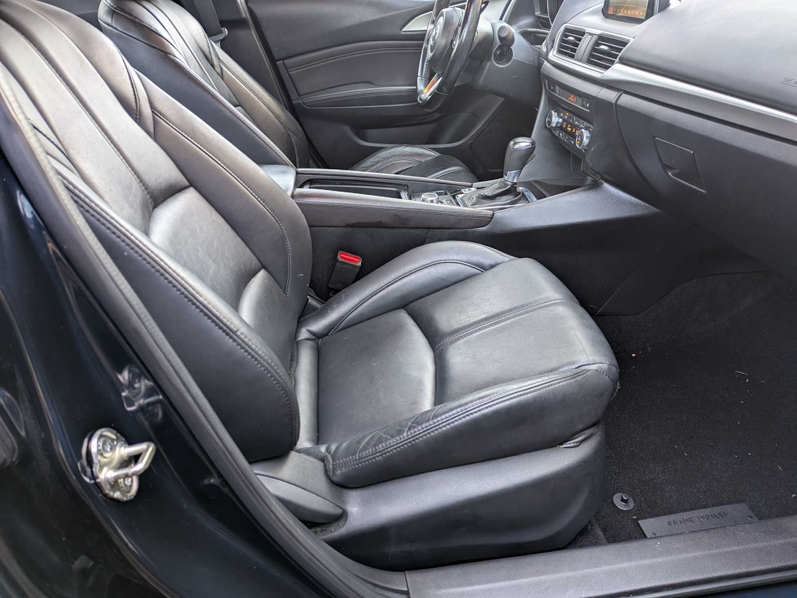 Thumbnail: 2018 Mazda Mazda3 - 18