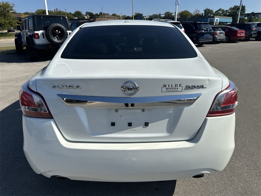 Thumbnail: 2013 Nissan Altima - 4