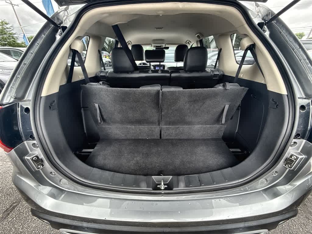 Thumbnail: 2020 Mitsubishi Outlander - 31