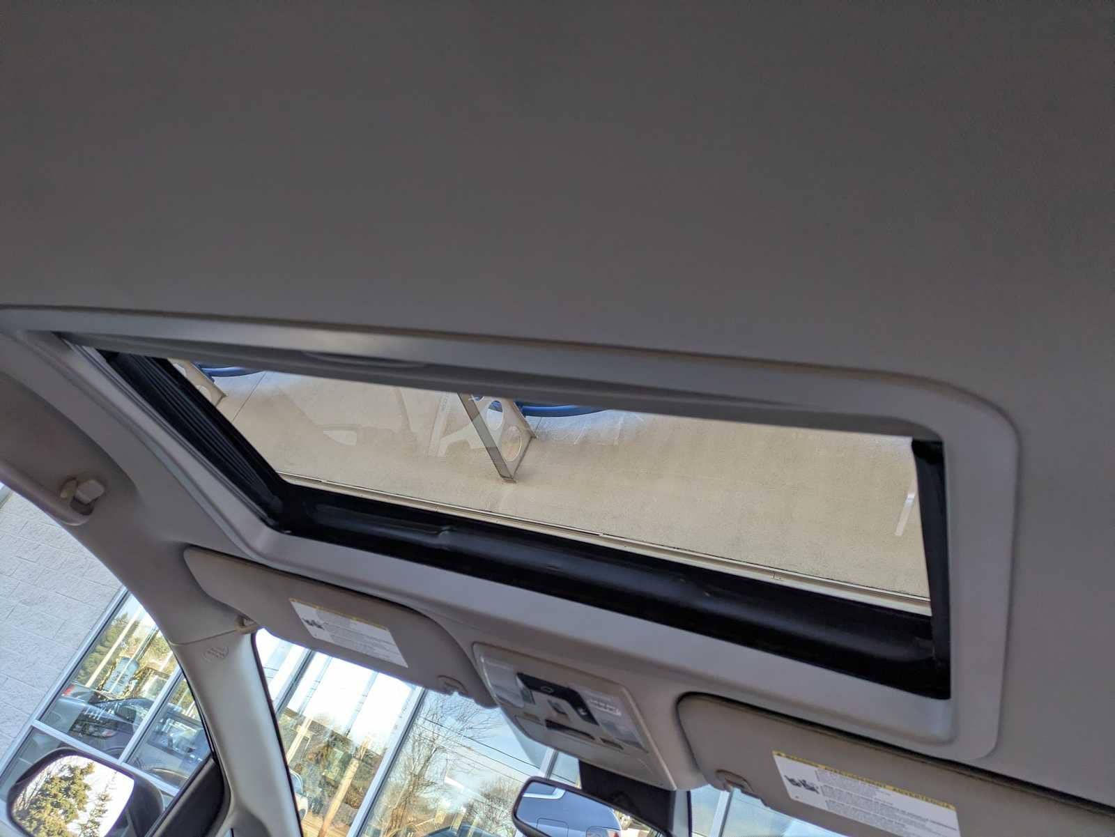 Thumbnail: 2018 Toyota Sienna - 21