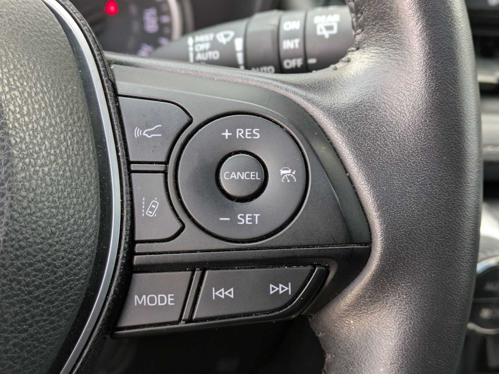 Thumbnail: 2020 Toyota RAV4 - 25