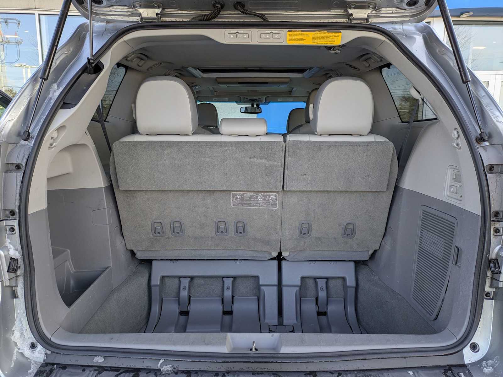 Thumbnail: 2012 Toyota Sienna - 34