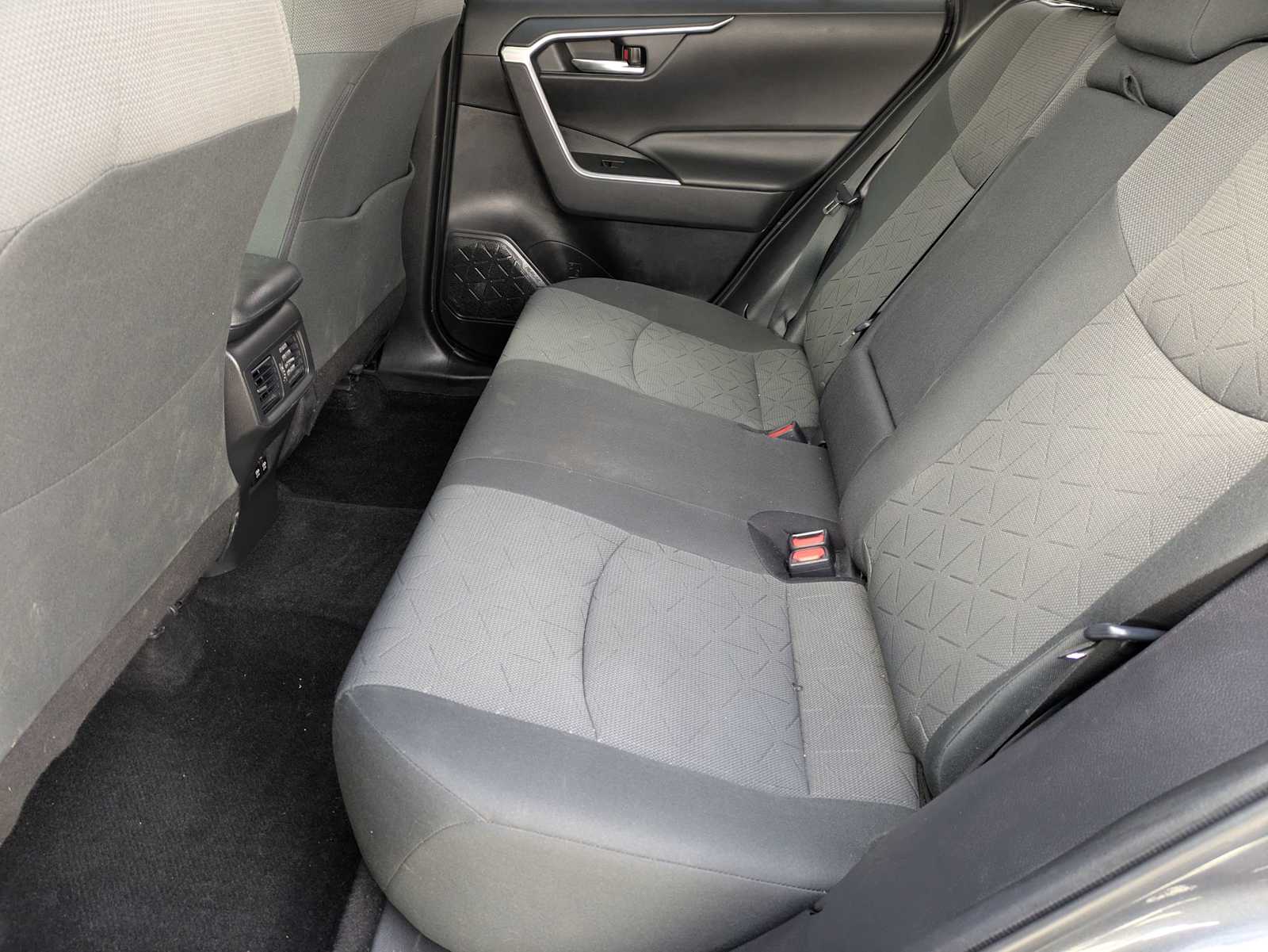 Thumbnail: 2020 Toyota RAV4 - 19