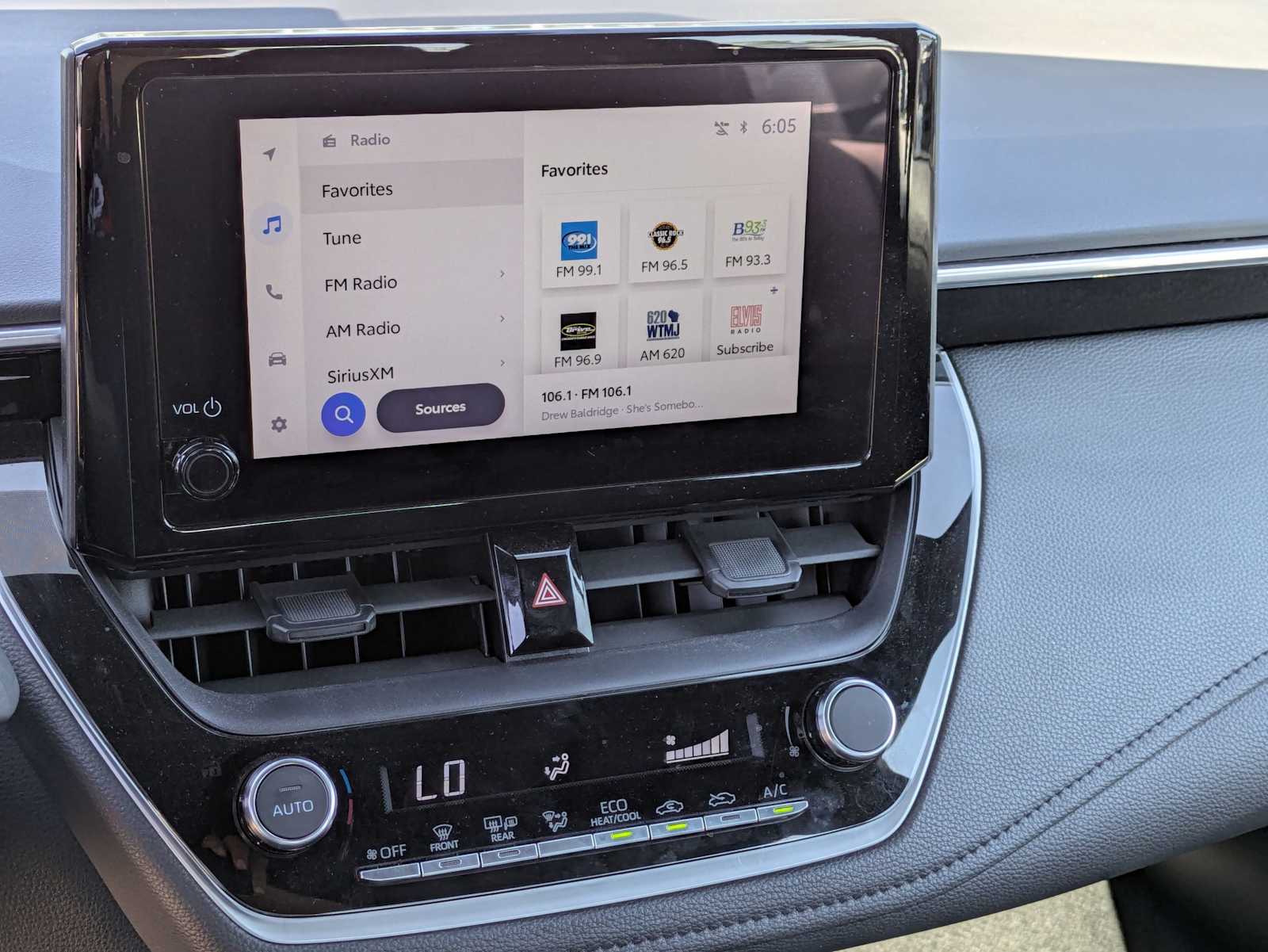 Thumbnail: 2023 Toyota Corolla - 27