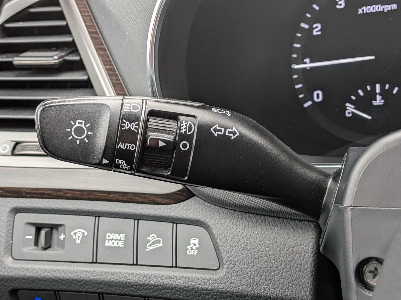 Thumbnail: 2017 Hyundai Santa Fe - 25