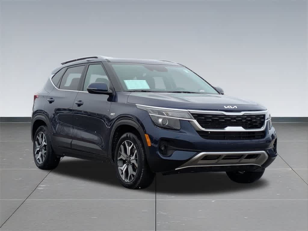 Thumbnail: 2023 Kia Seltos - 8