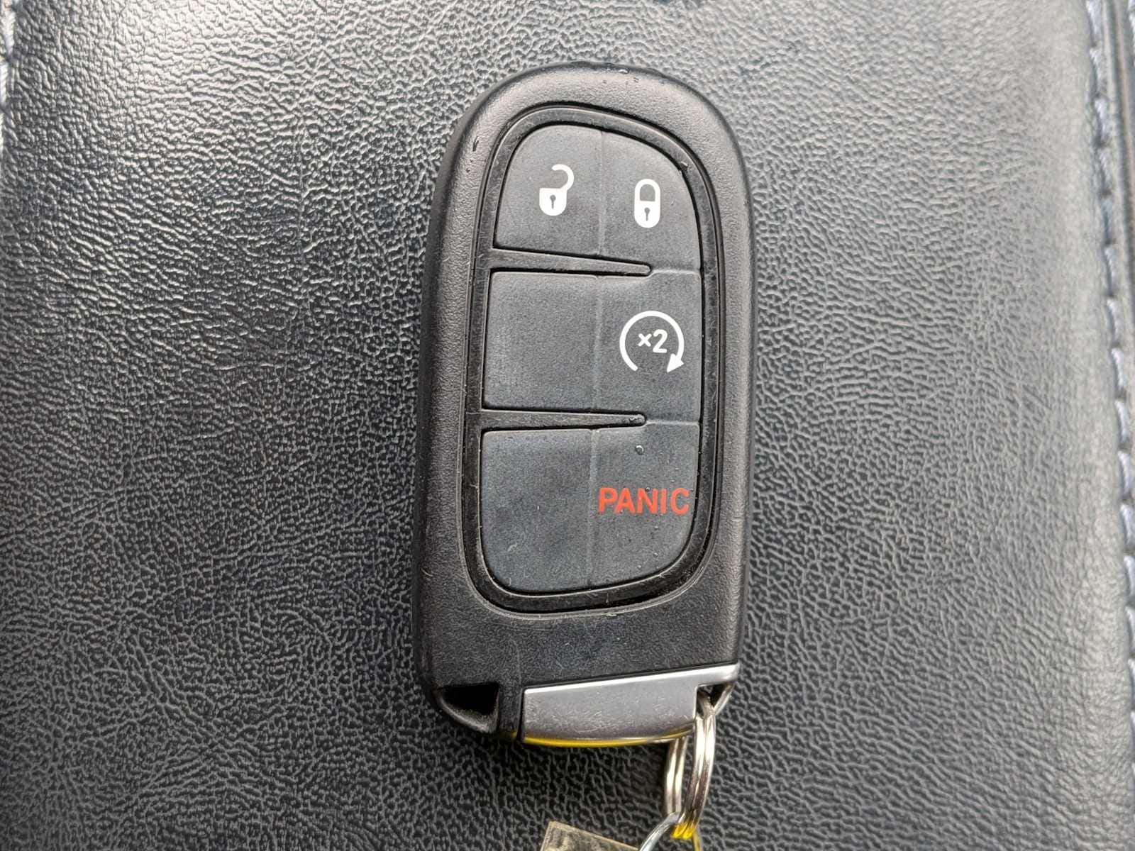 Thumbnail: 2019 Jeep Cherokee - 33