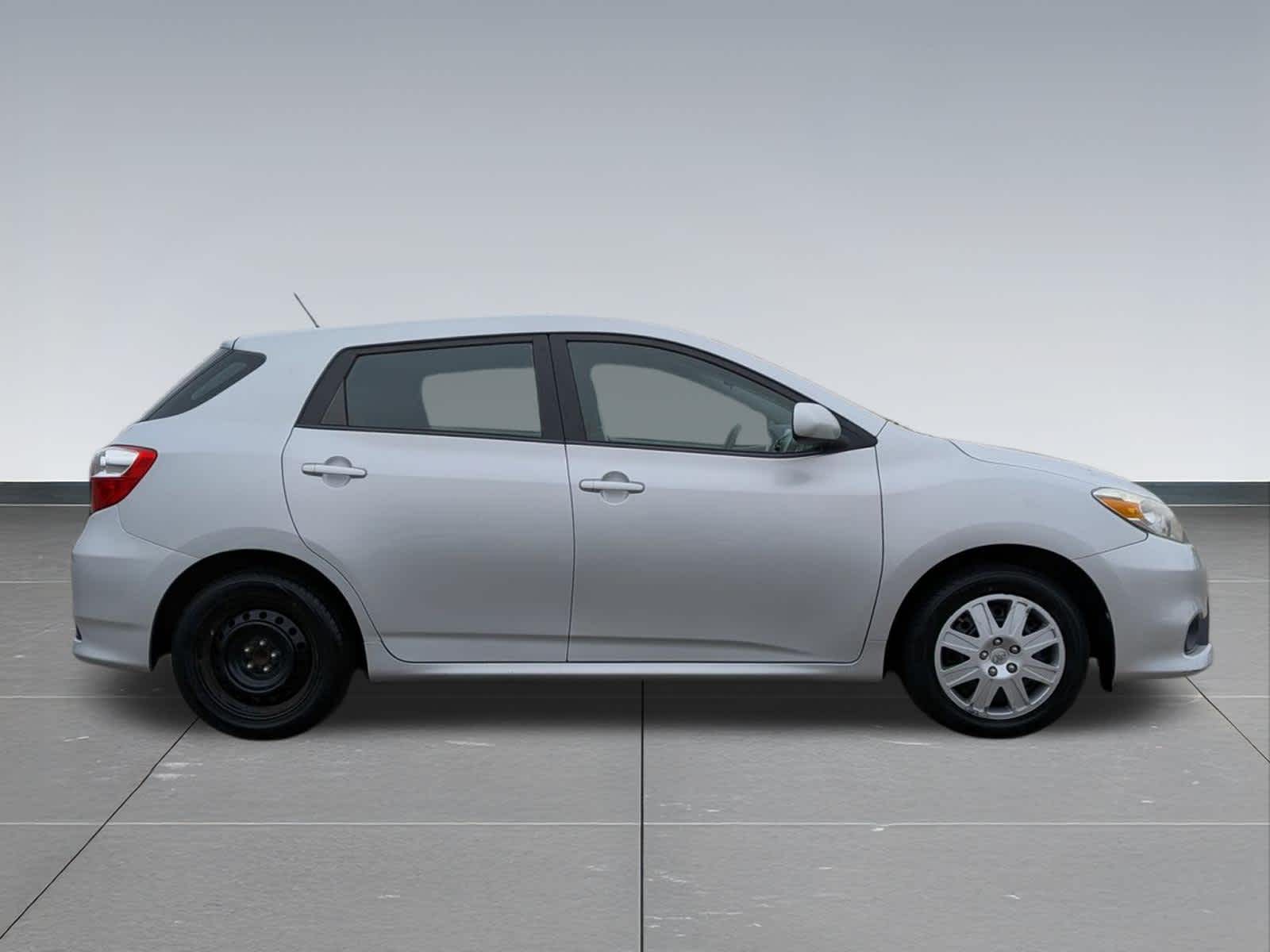 Thumbnail: 2013 Toyota Matrix - 6