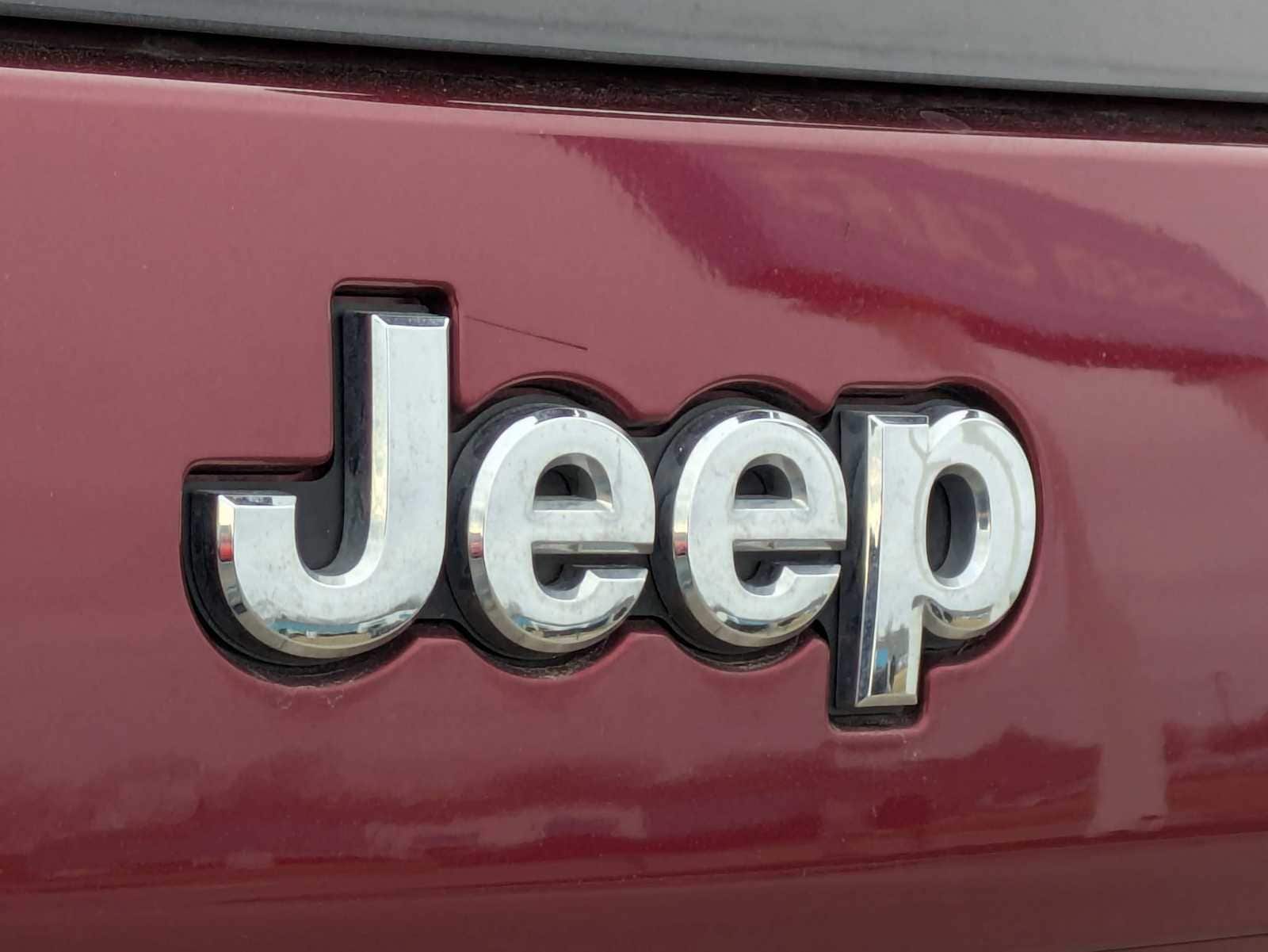 Thumbnail: 2021 Jeep Cherokee - 11