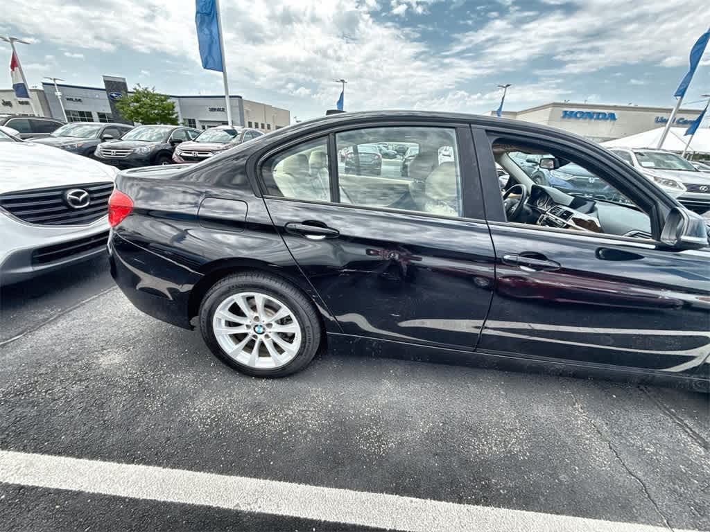 Thumbnail: 2016 BMW 3 Series - 6
