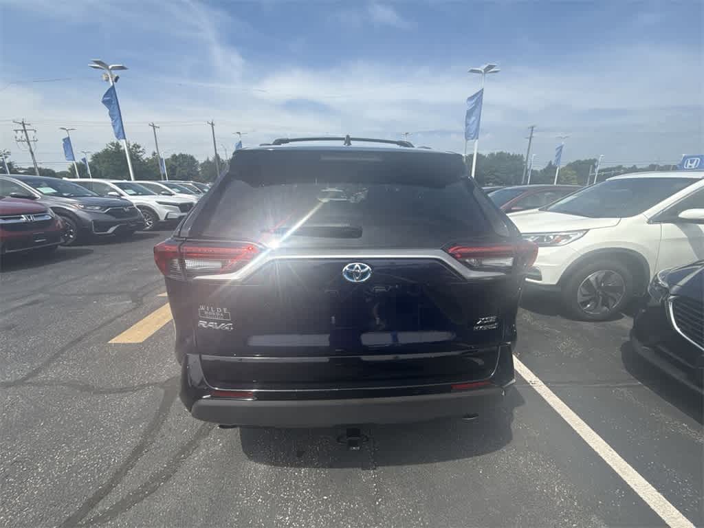 Thumbnail: 2021 Toyota RAV4 - 5
