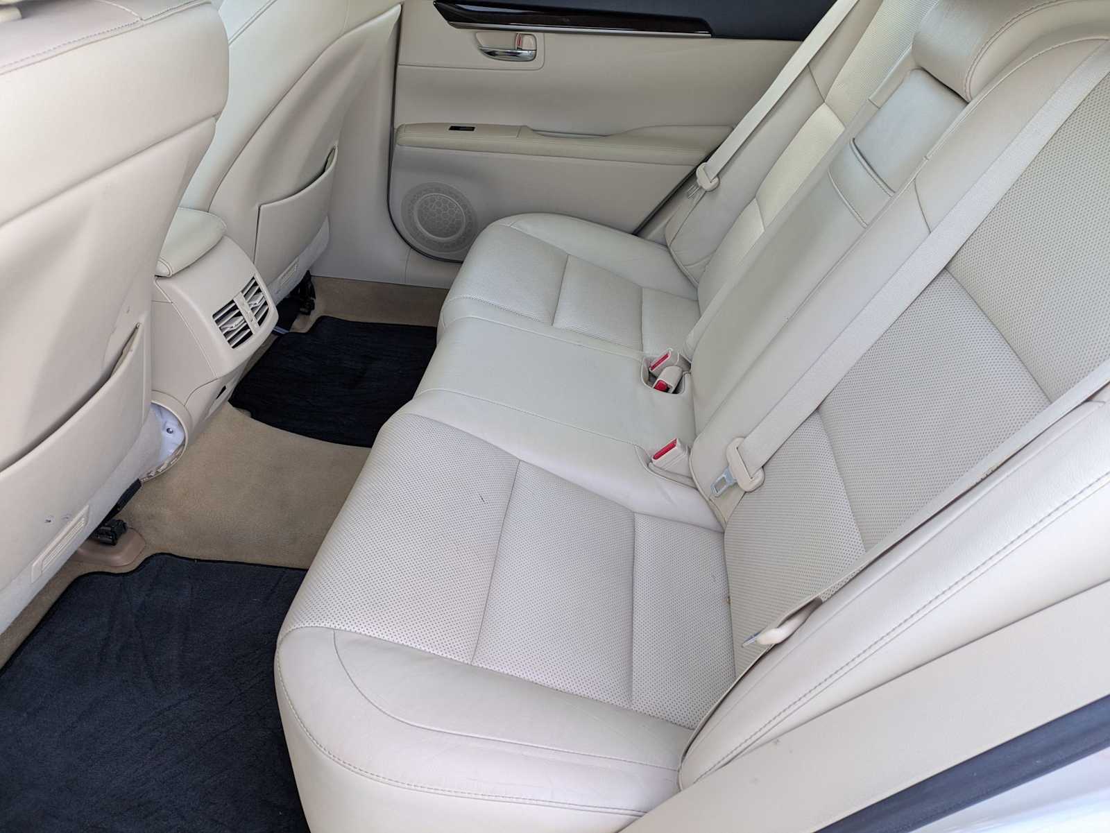 Thumbnail: 2013 Lexus ES - 19