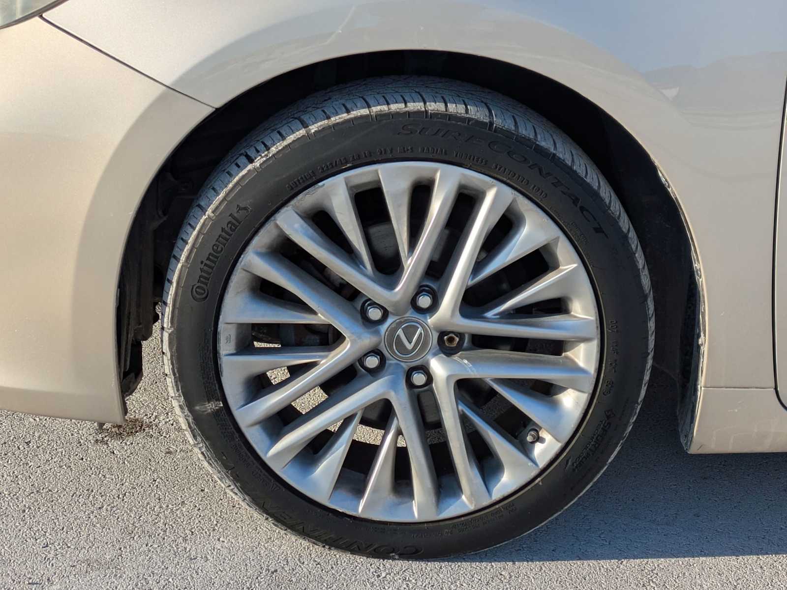 Thumbnail: 2013 Lexus ES - 13