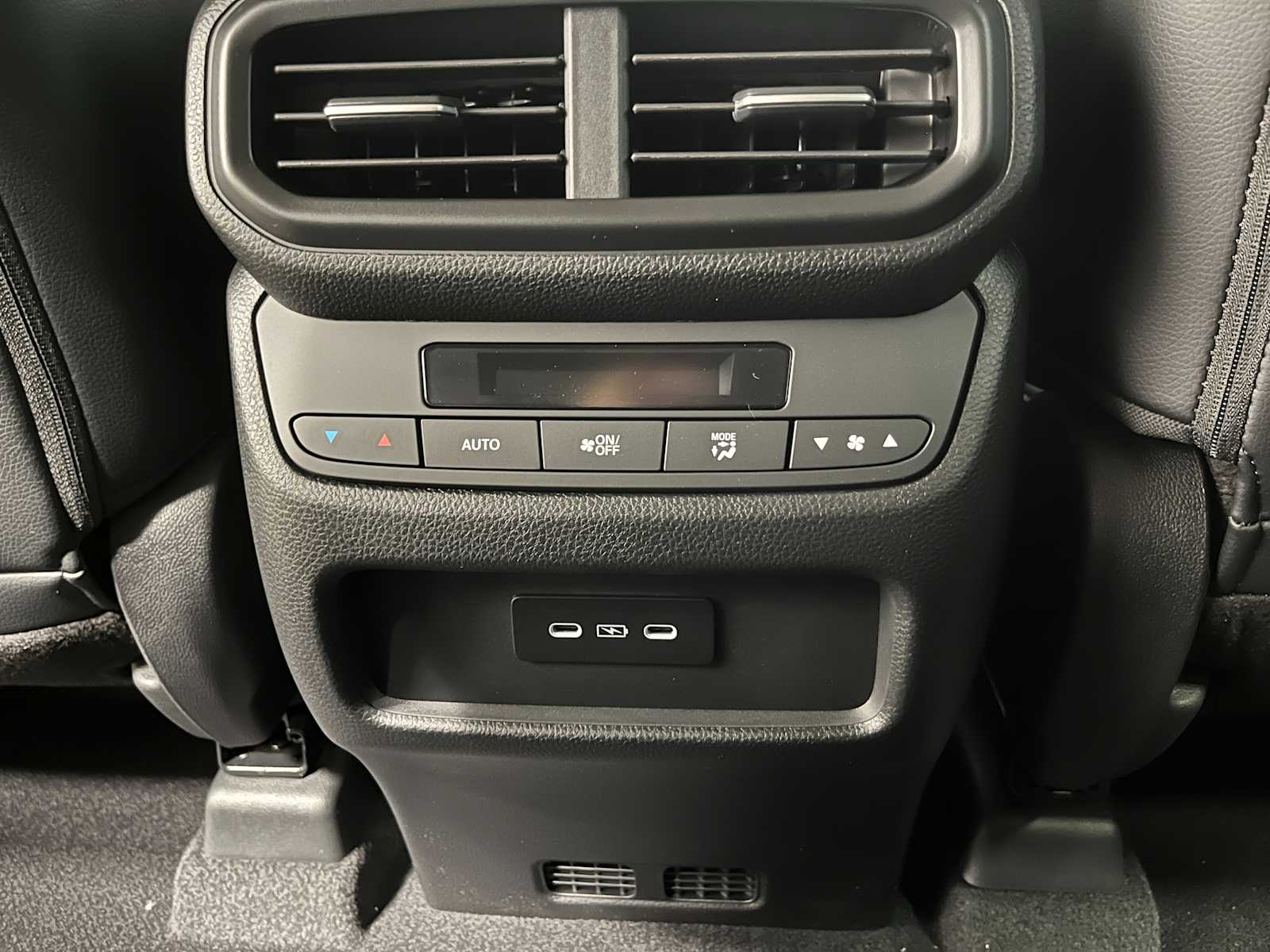 2025 Honda Pilot Touring 23