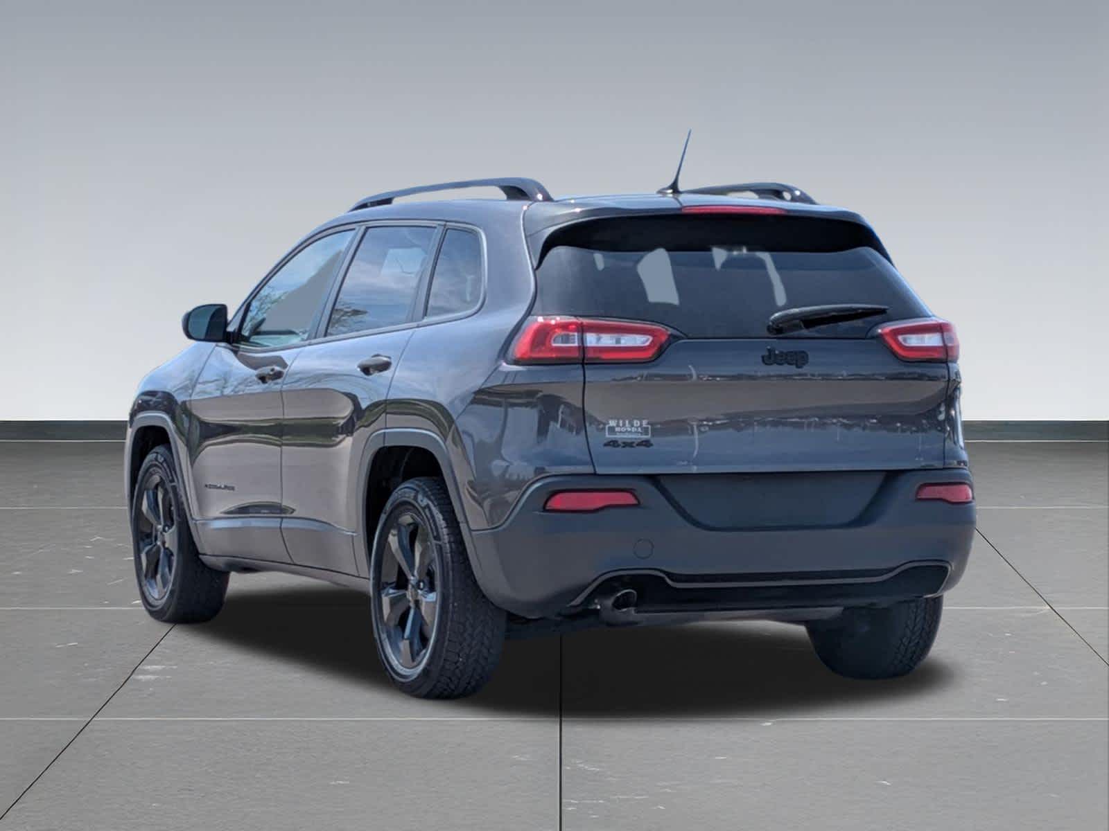 Thumbnail: 2016 Jeep Cherokee - 3