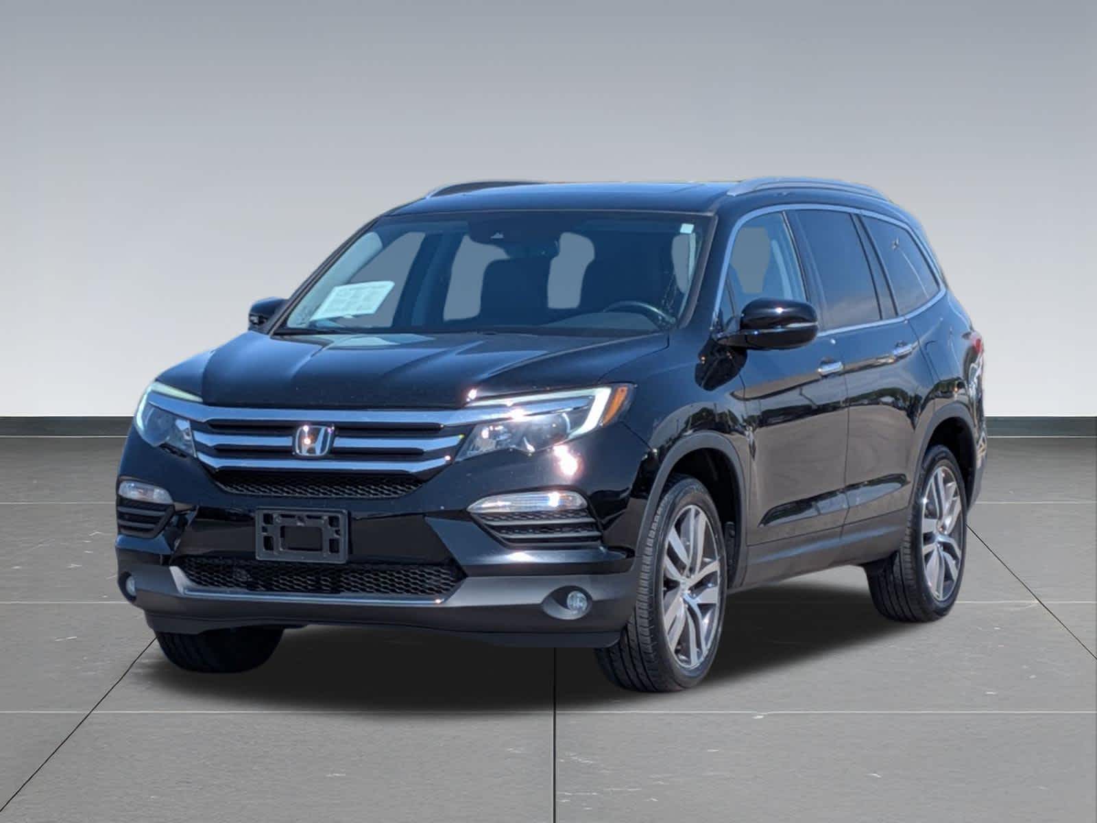 Thumbnail: 2017 Honda Pilot - 10