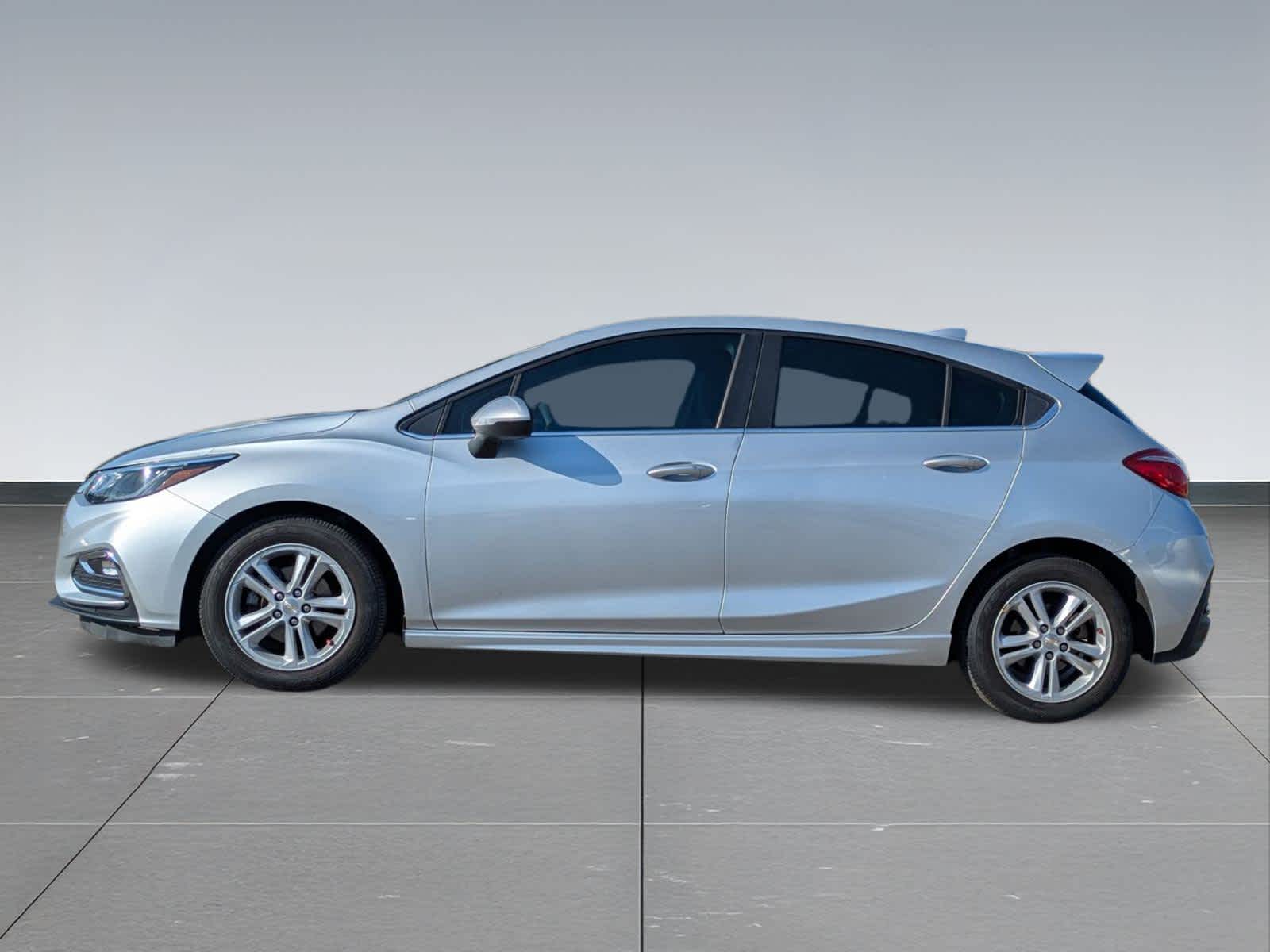2017 Chevrolet Cruze LT photo 3