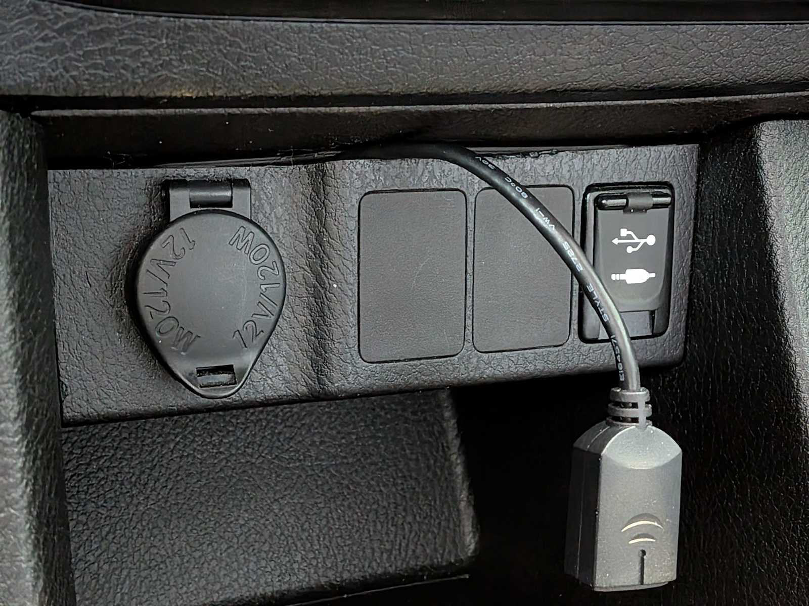 Thumbnail: 2015 Toyota Corolla - 28