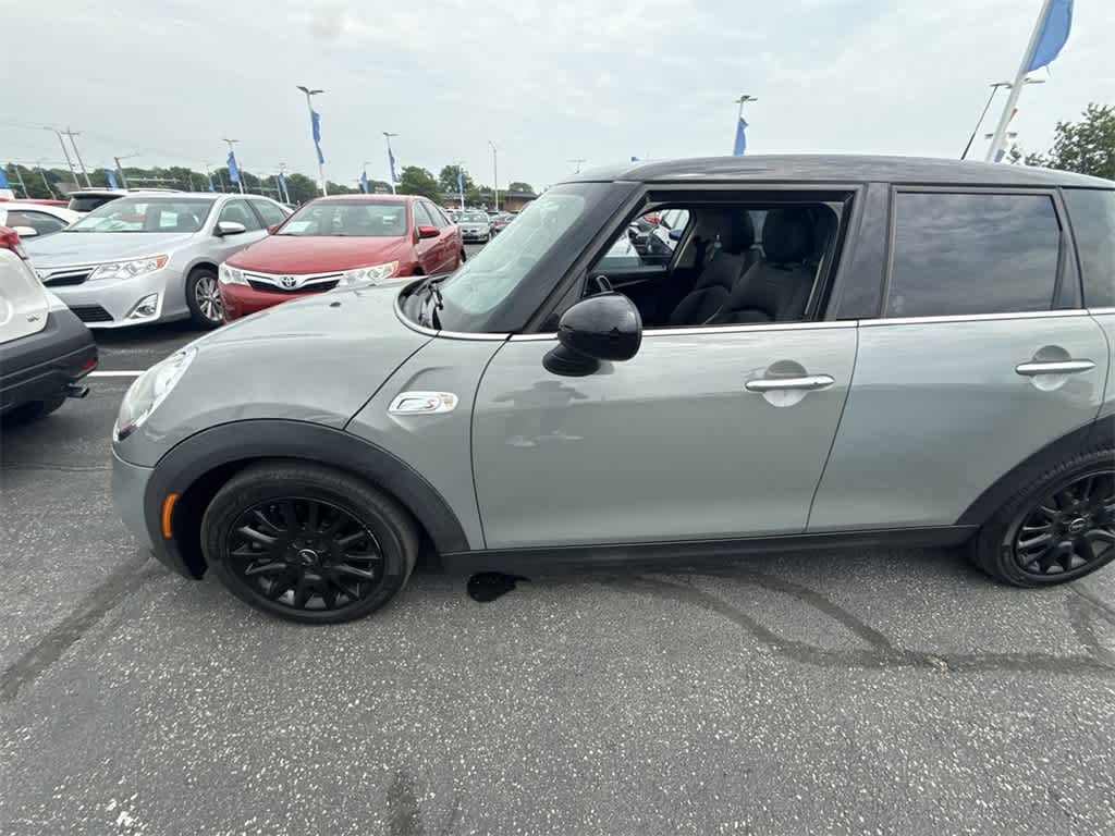 Thumbnail: 2017 MINI Cooper Hardtop - 3