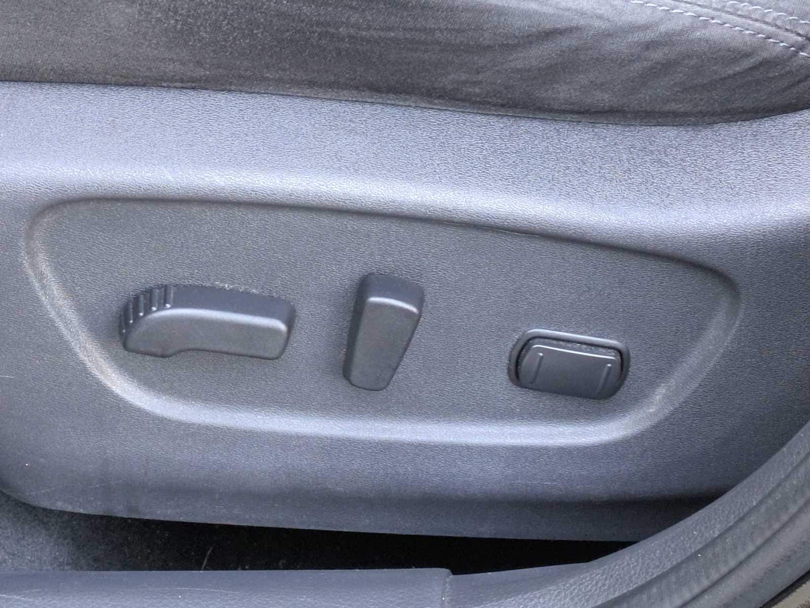 Thumbnail: 2015 Nissan Rogue - 16