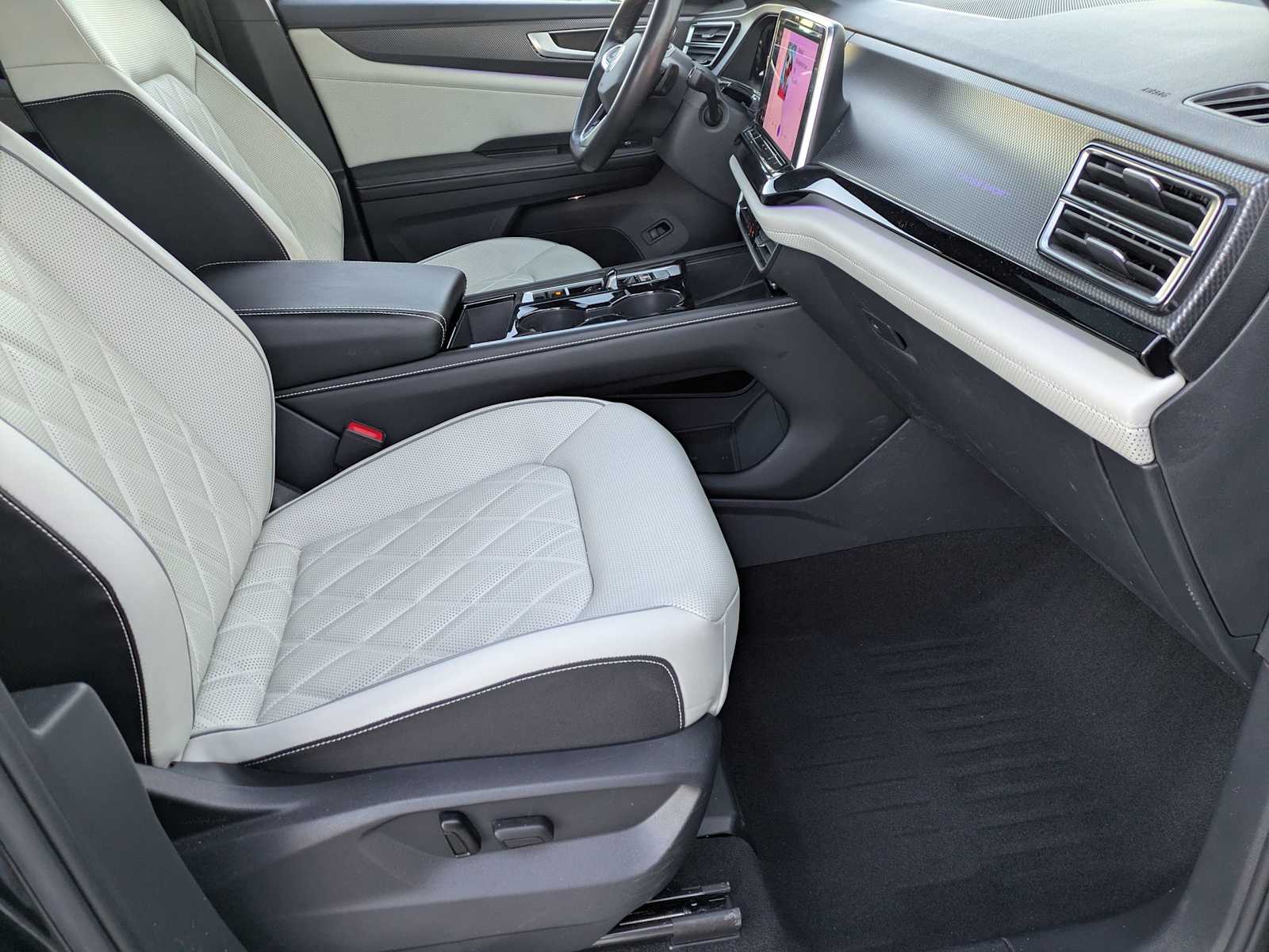 Thumbnail: 2024 Volkswagen Atlas - 22