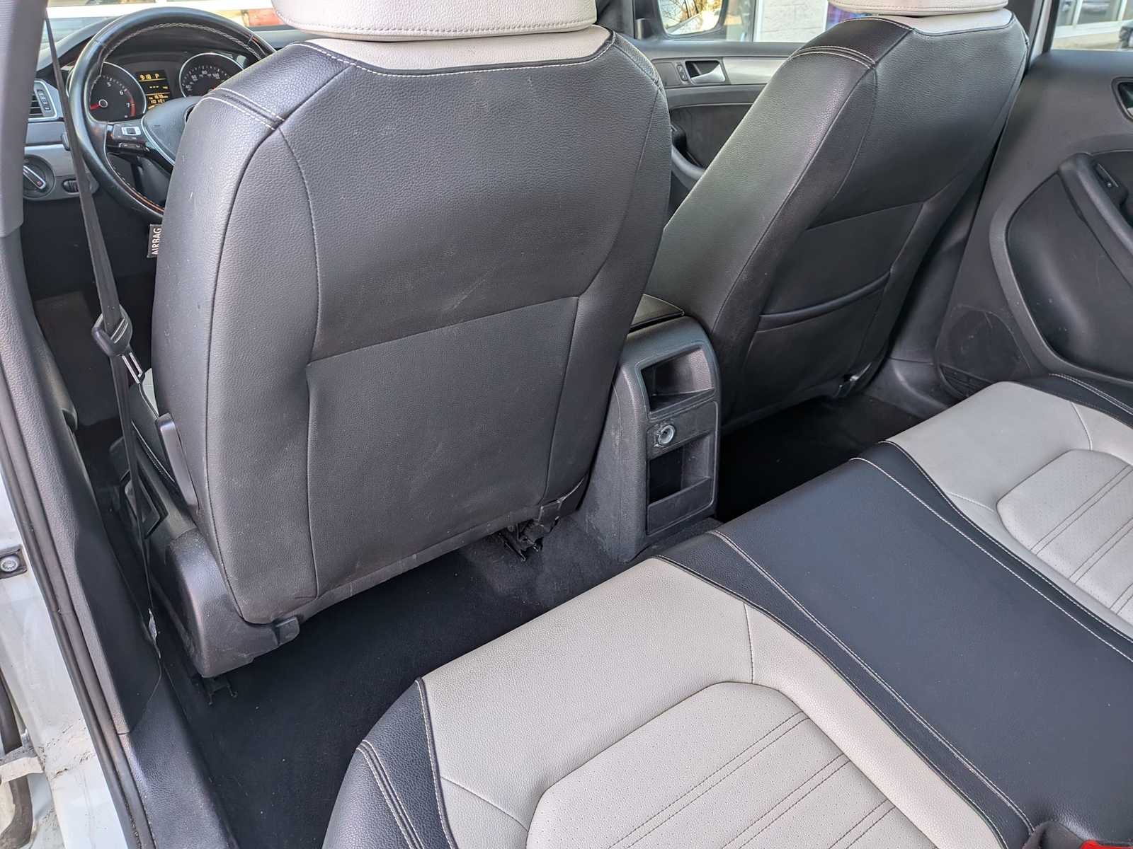 Thumbnail: 2017 Volkswagen Jetta - 15