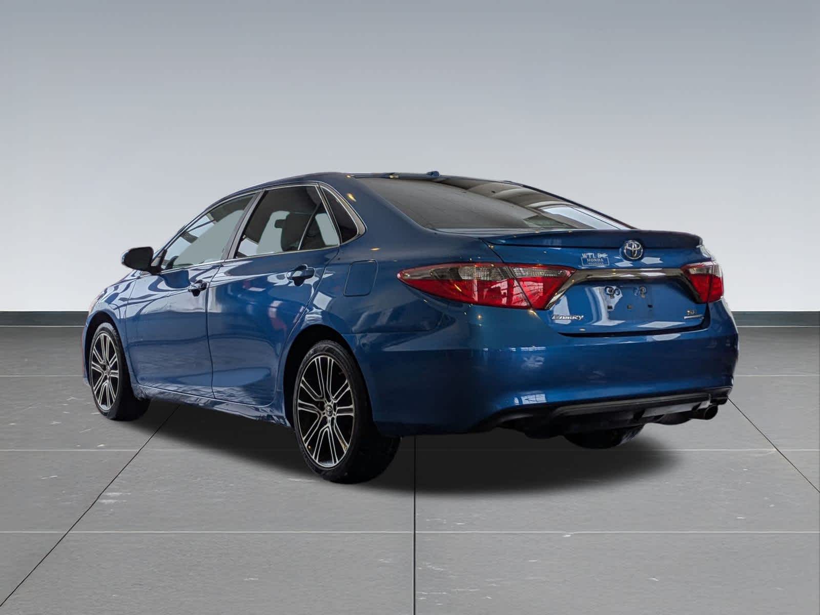 Thumbnail: 2016 Toyota Camry - 4