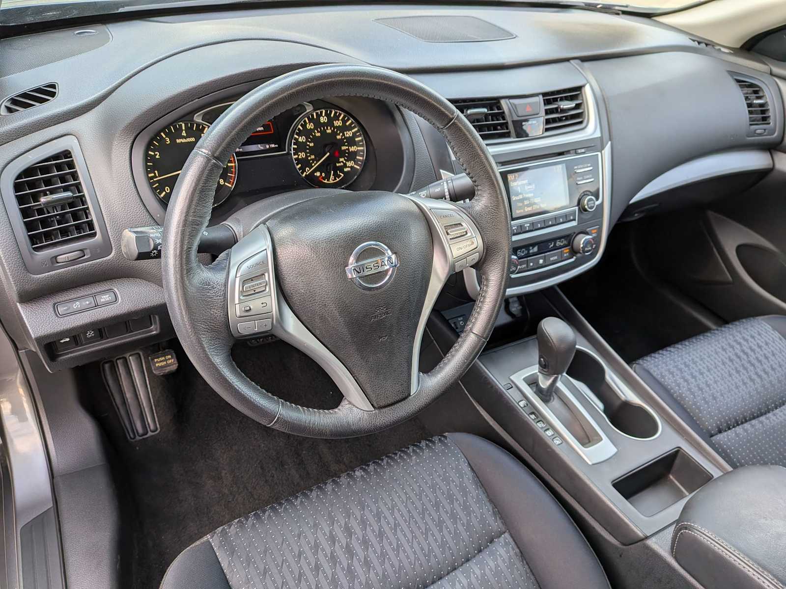 Thumbnail: 2016 Nissan Altima - 14