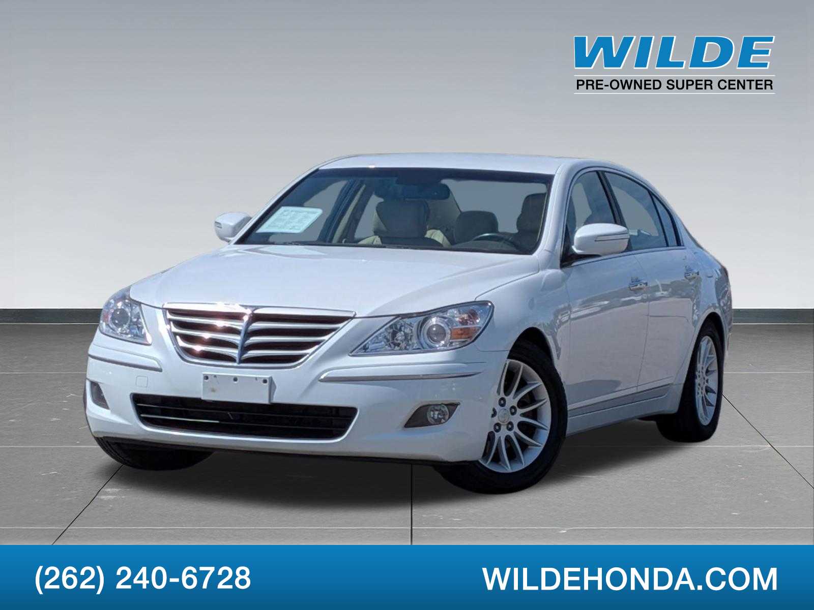 2011 Hyundai Genesis 3.8's photo