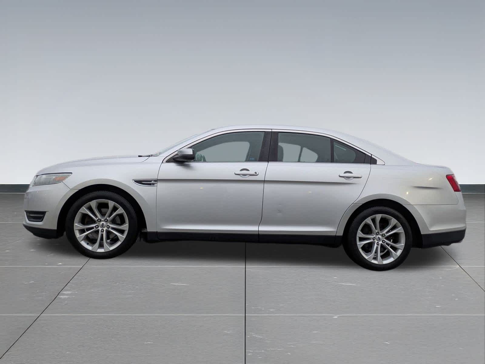 Thumbnail: 2013 Ford Taurus - 3
