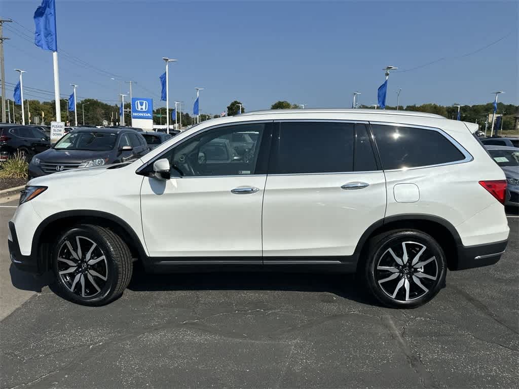 Used 2022 Honda Pilot Touring with VIN 5FNYF6H6XNB048742 for sale in Waukesha, WI