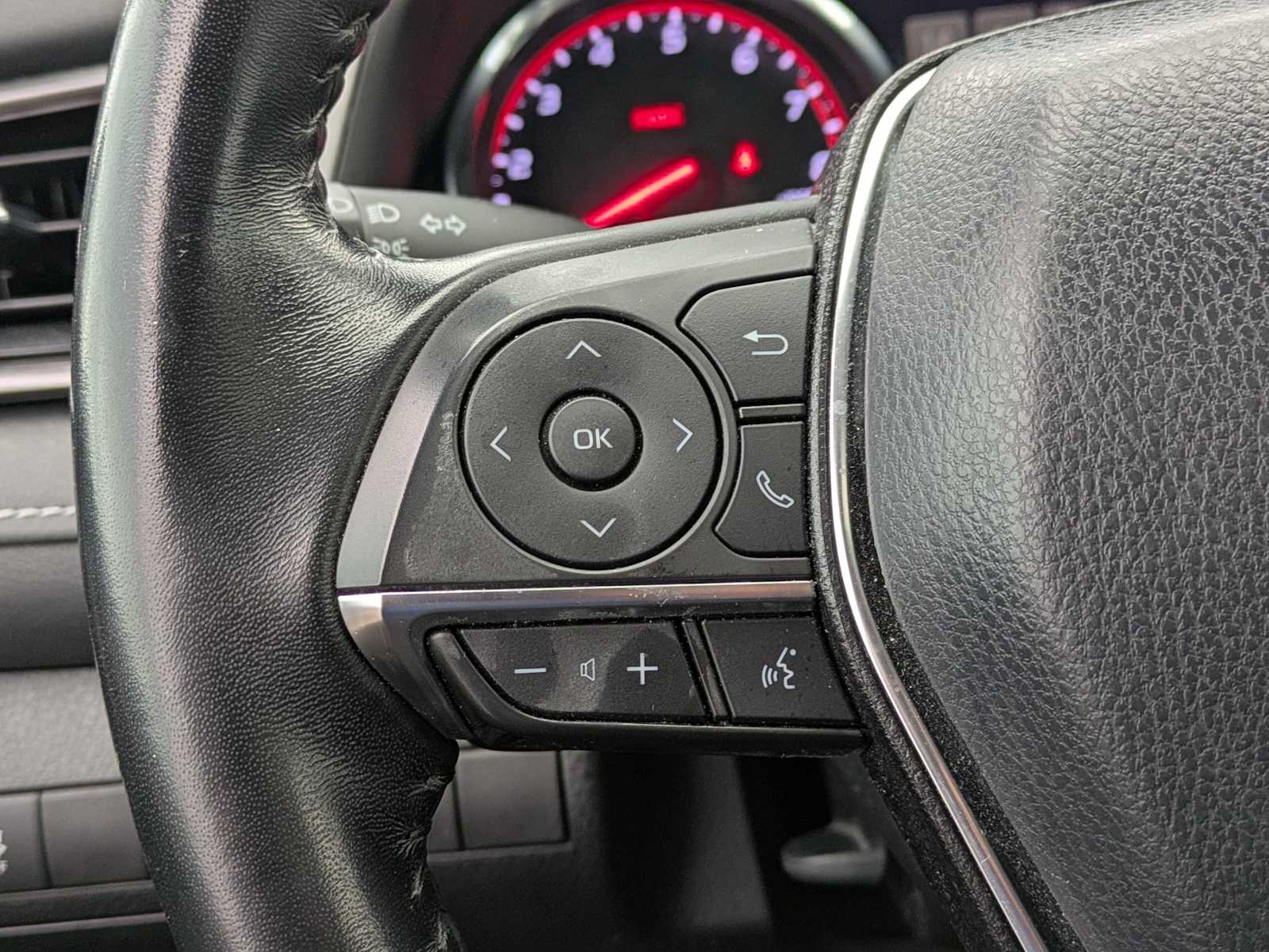 Thumbnail: 2019 Toyota Camry - 24