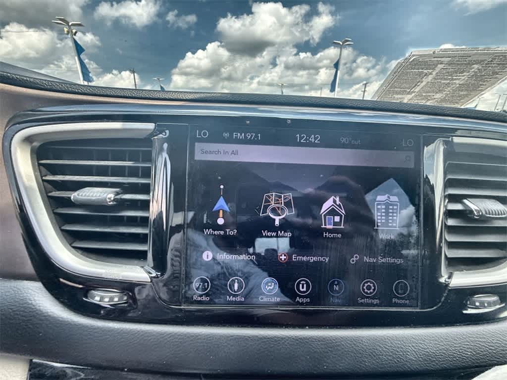 Thumbnail: 2018 Chrysler Pacifica - 28