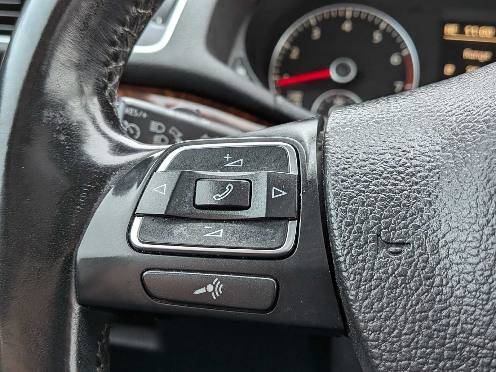 Thumbnail: 2013 Volkswagen Passat - 24