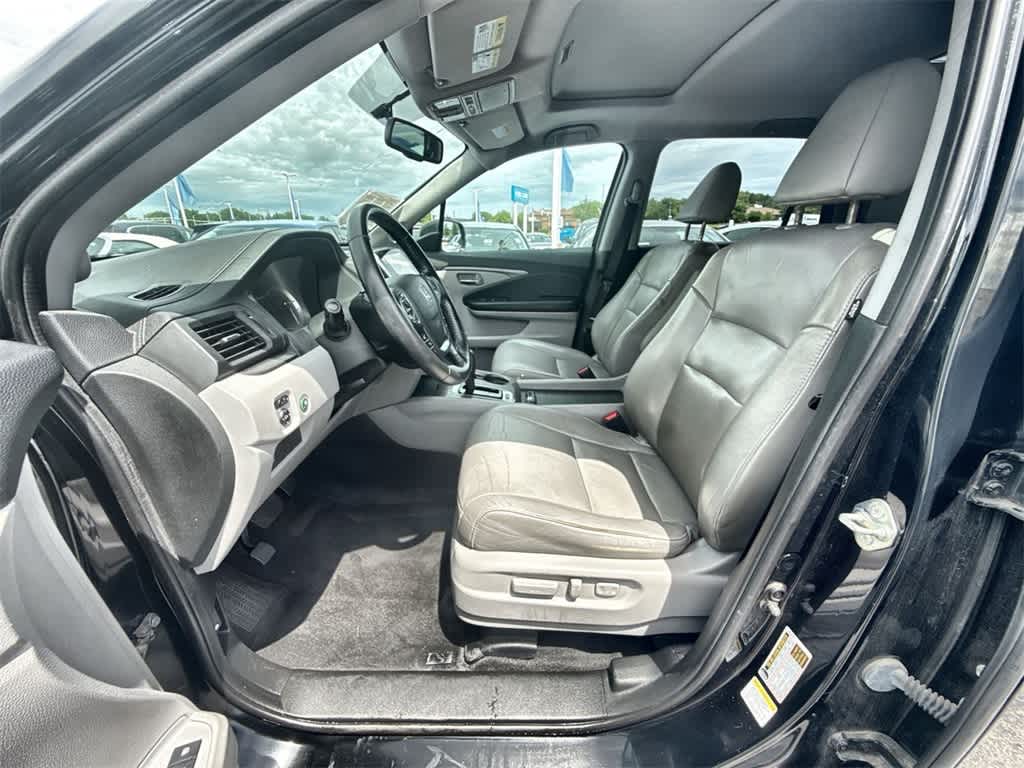 Thumbnail: 2016 Honda Pilot - 2