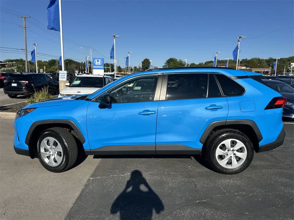 Used 2019 Toyota RAV4 LE with VIN JTMH1RFV2KD013173 for sale in Waukesha, WI