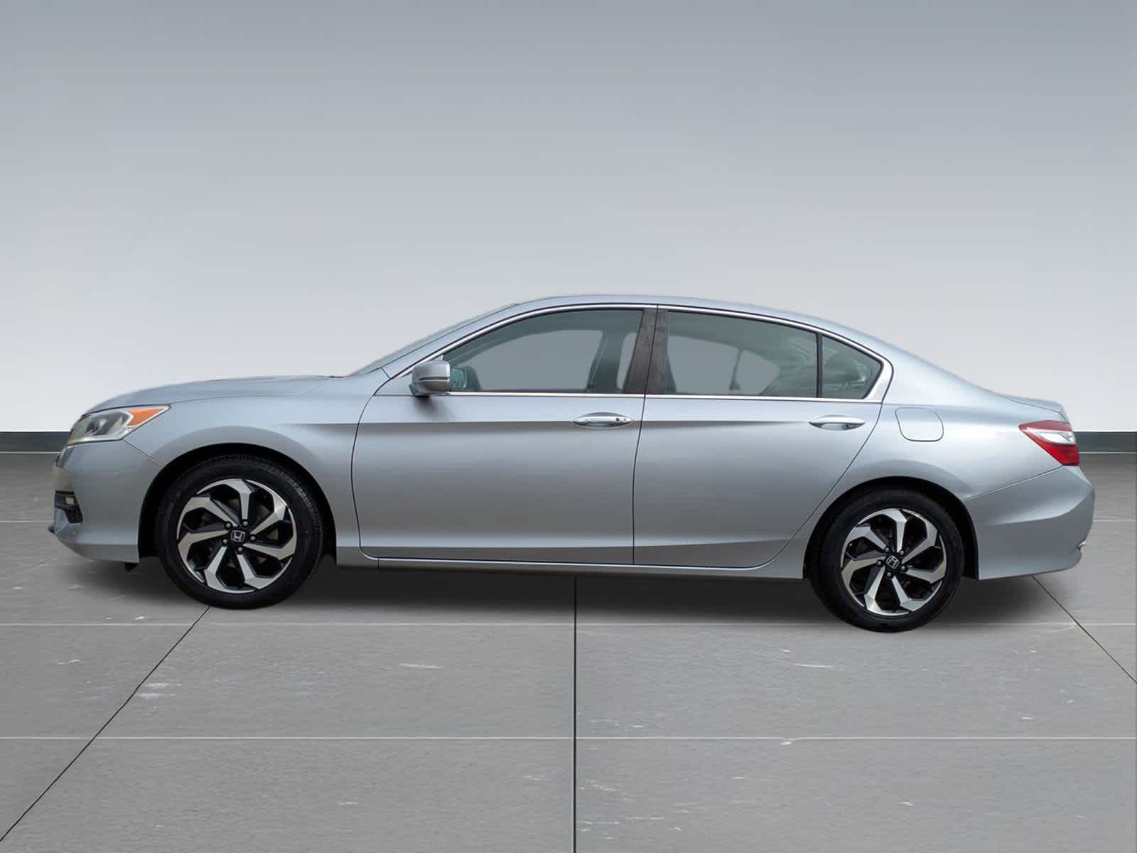 2017 Honda Accord EX photo 3