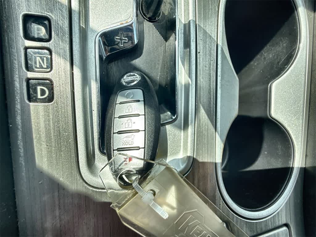 2016 Nissan Murano SV 33
